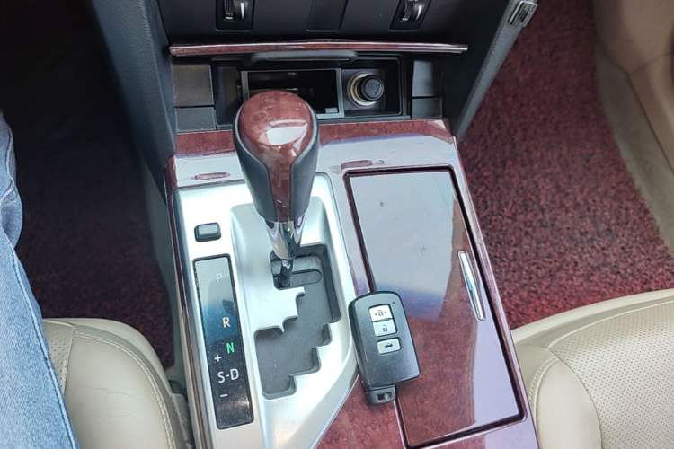 Used Toyota Camry 2012 2.5G Luxury Edition Gear Lever