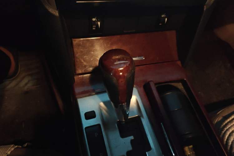 Used Toyota Camry 2012 2.5G Luxury Edition Gear Lever