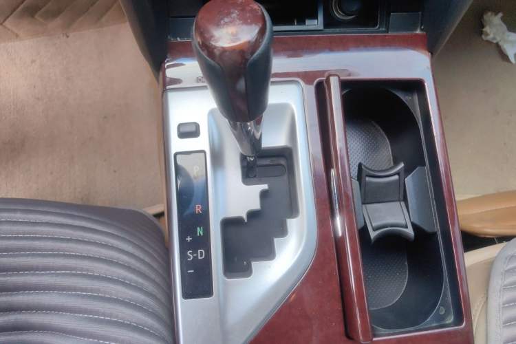 Used Toyota Camry 2012 2.5G Luxury Edition Gear Lever