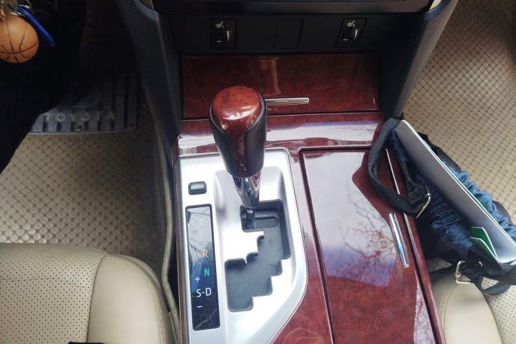 Used Toyota Camry 2012 2.0G Luxury Edition Gear Lever