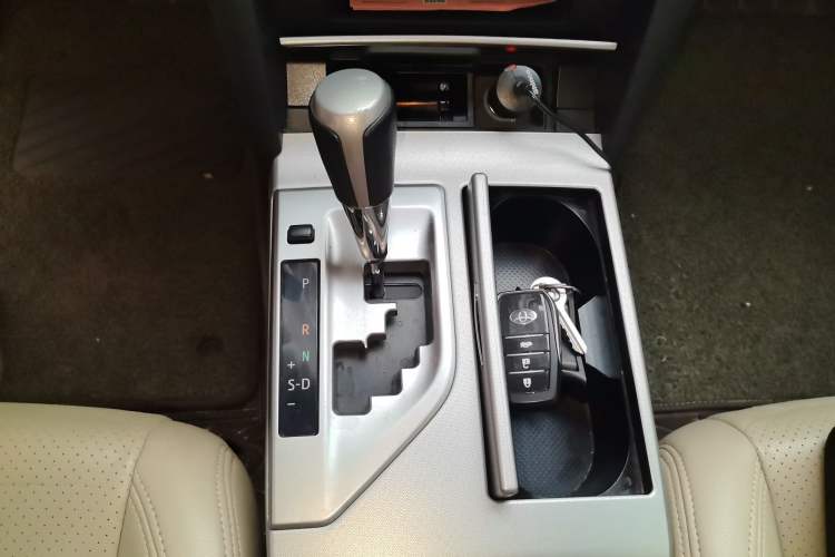 Used Toyota Camry 2012 Junrui 2.0S Radiant Edition Gear Lever