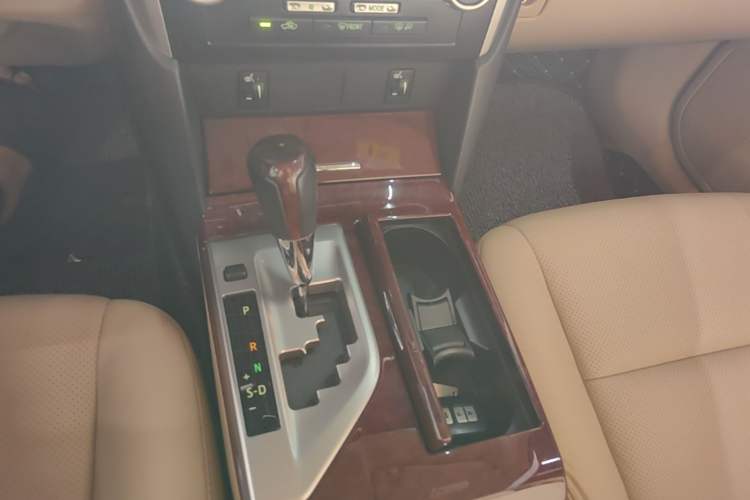 Used Toyota Camry 2012 2.5G Luxury Edition Gear Lever
