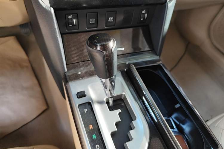 Used Toyota Camry 2012 Luxurious Edition 2.5HG Zunrui Gear Lever