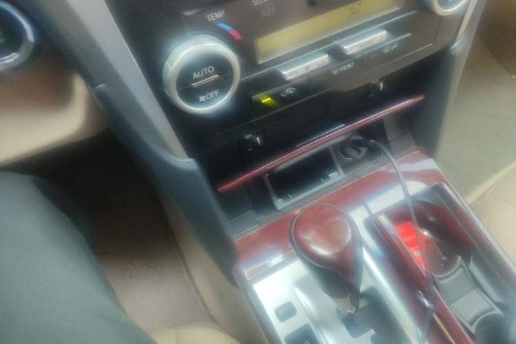 Used Toyota Camry 2012 2.5G Luxury Edition Gear Lever