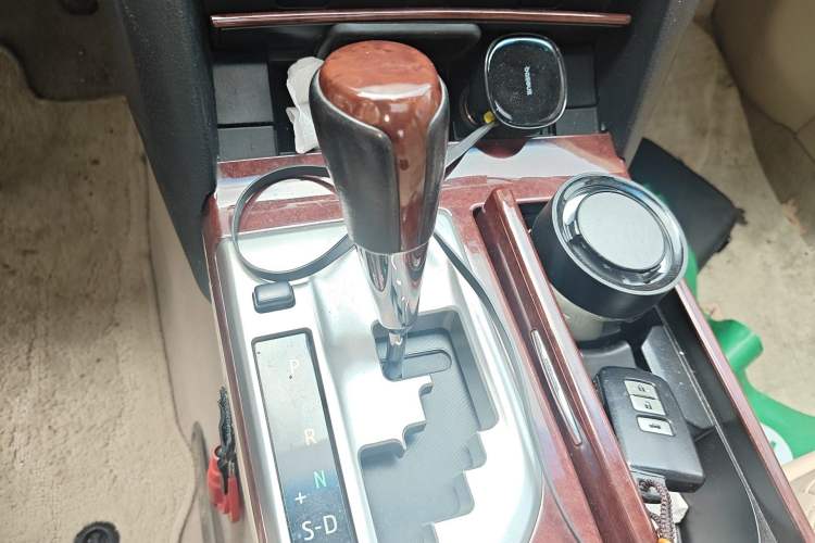 Used Toyota Camry 2012 2.5G Luxury Edition Gear Lever