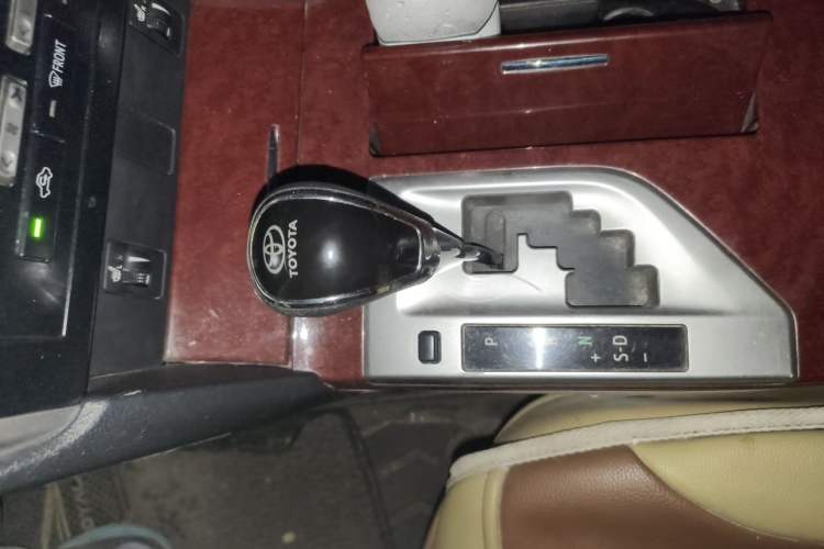 Used Toyota Camry 2012 2.5G Luxury Edition Gear Lever