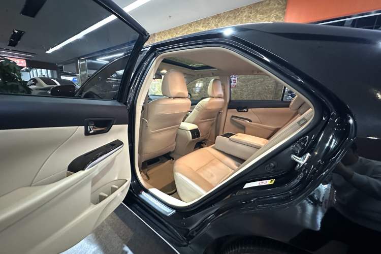Used Toyota Camry 2012 Luxurious Edition 2.5HG Zunrui Interior 10