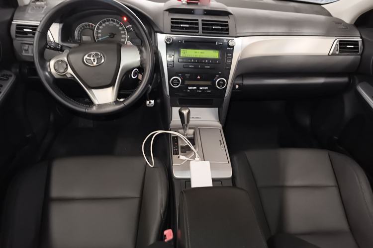 Used Toyota Camry 2012 Junrui 2.0S Radiant Edition Interior 2
