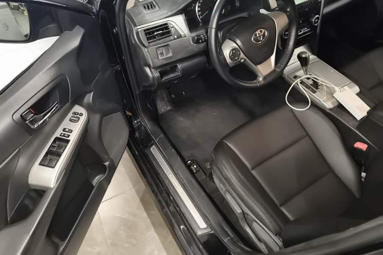 Used Toyota Camry 2012 Junrui 2.0S Radiant Edition Interior 3