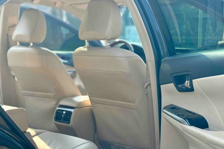 Used Toyota Camry 2012 Luxurious Edition 2.5HG Zunrui Interior 5