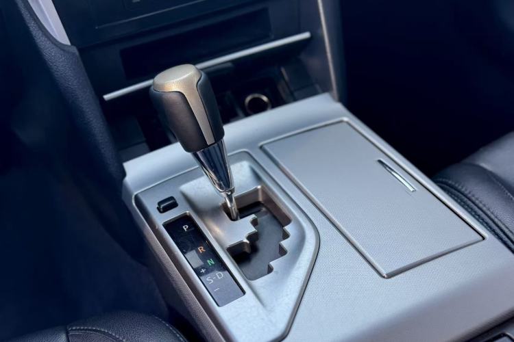 Used Toyota Camry 2012 Junrui 2.0S Radiant Edition Interior 6