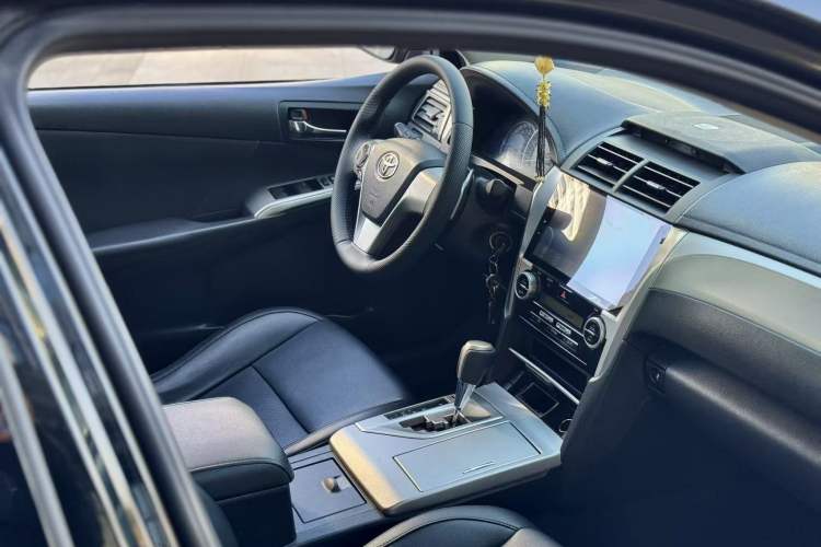 Used Toyota Camry 2012 Junrui 2.0S Radiant Edition Interior 7