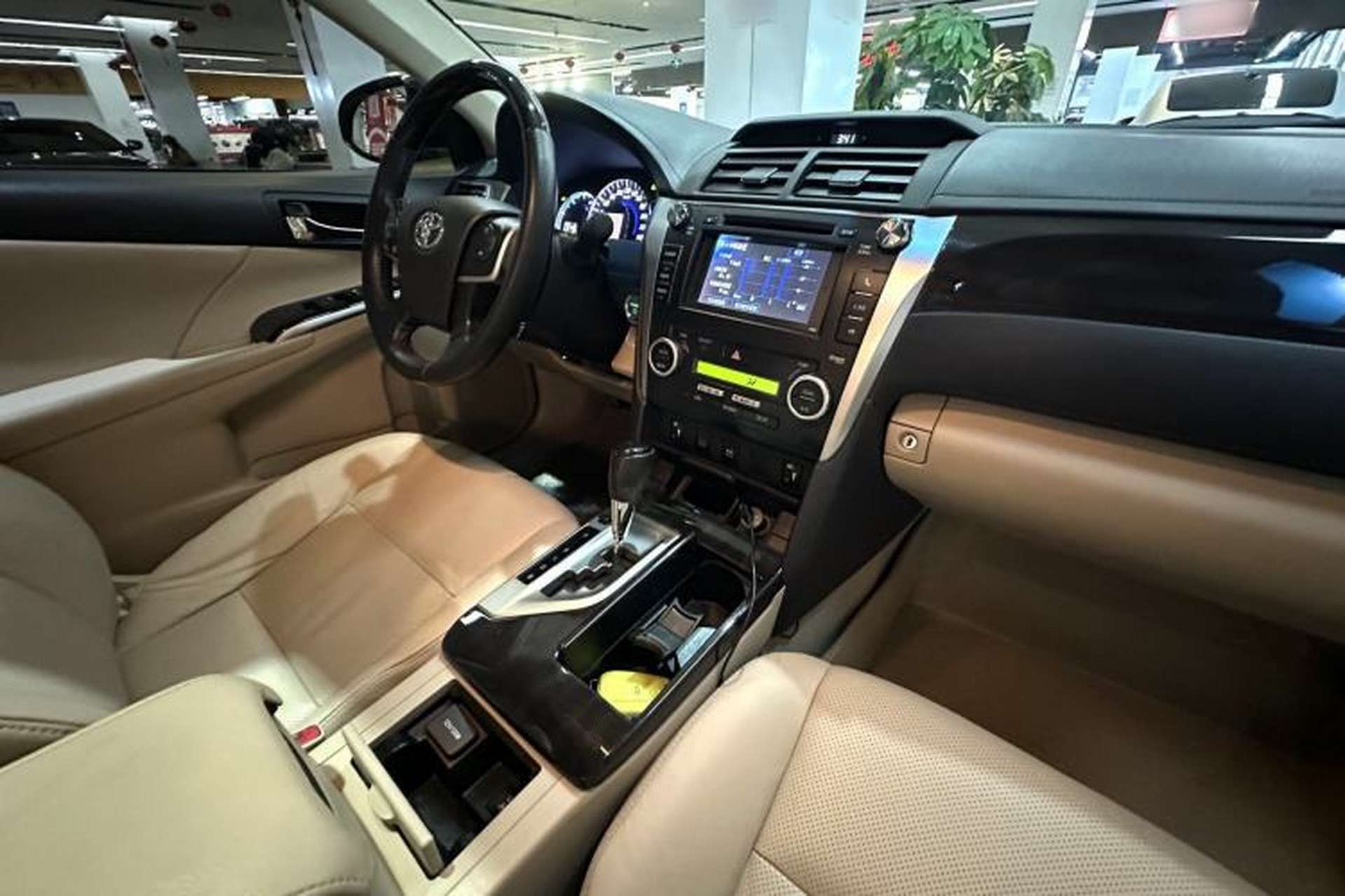 Used Toyota Camry 2012 Luxurious Edition 2.5HG Zunrui Interior 8