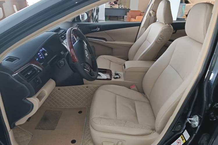 Used Toyota Camry 2012 2.5G Luxury Edition Left Front Seat