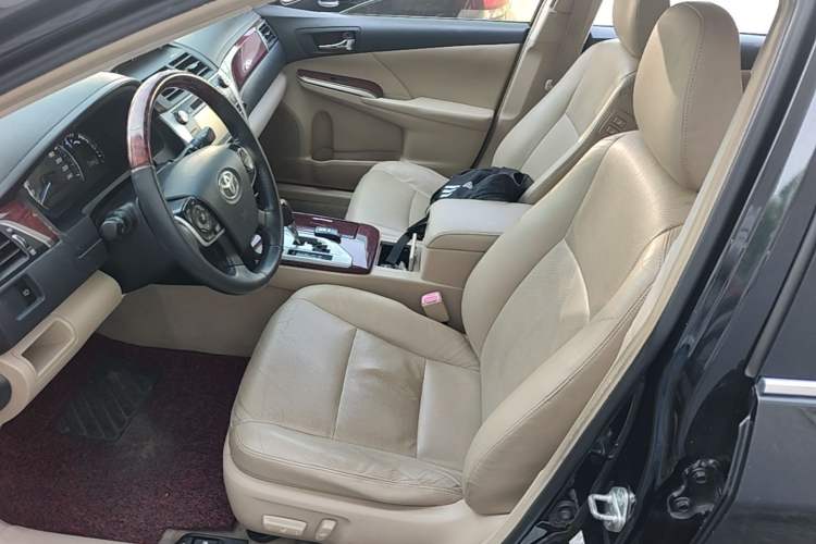 Used Toyota Camry 2012 2.5G Luxury Edition Left Front Seat