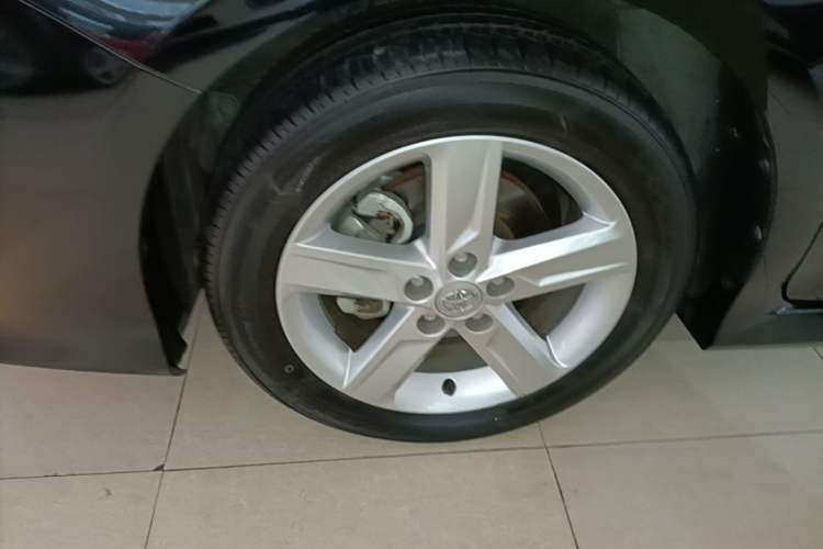 Used Toyota Camry 2012 Junrui 2.0S Radiant Edition Left Front Wheel Hub