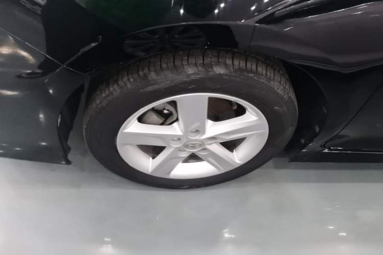 Used Toyota Camry 2012 Junrui 2.0S Radiant Edition Left Front Wheel Hub