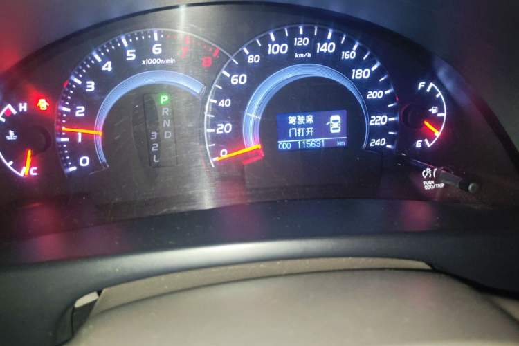 Used Toyota Camry 2012 200G Classic Luxury Edition Odometer Close Up