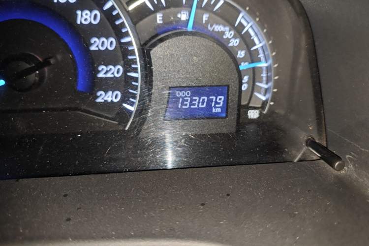 Used Toyota Camry 2012 2.5G Luxury Edition Odometer Close Up