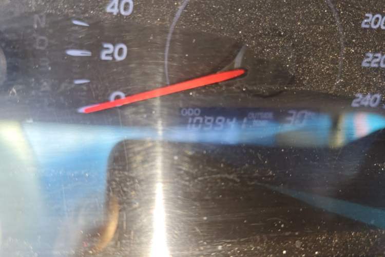 Used Toyota Camry 2012 200E Classic Elite Edition Odometer Close Up