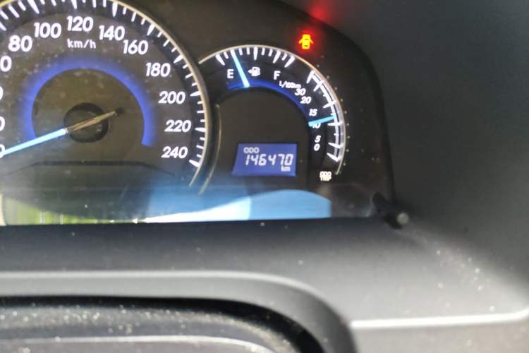 Used Toyota Camry 2012 2.0G Luxury Navigation Edition Odometer Close Up