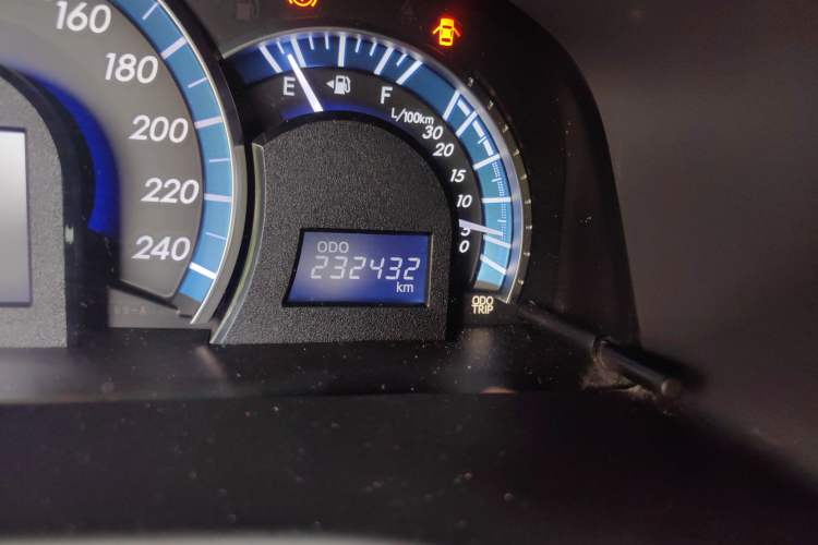 Used Toyota Camry 2012 Luxurious Edition 2.5HG Zunrui Odometer Close Up