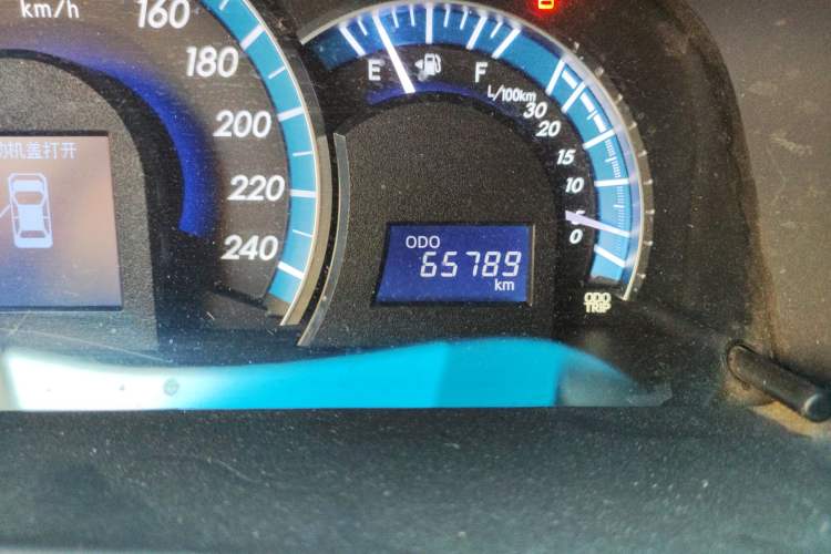 Used Toyota Camry 2012 Luxurious Edition 2.5HG Zunrui Odometer Close Up