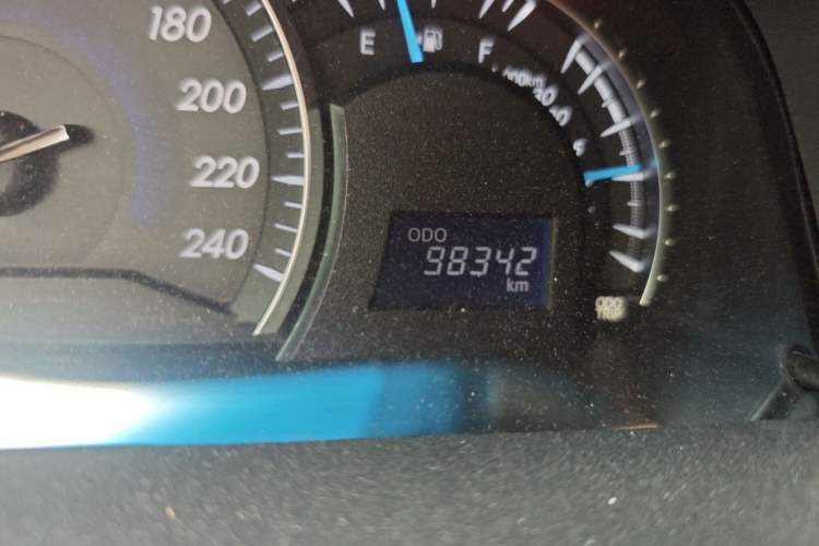 Used Toyota Camry 2012 2.5G Luxury Edition Odometer Close Up