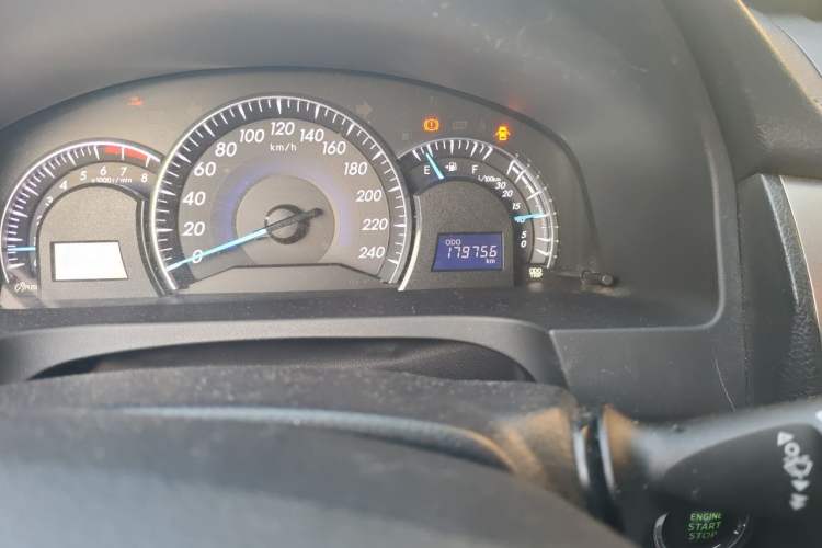 Used Toyota Camry 2012 2.5G Luxury Edition Odometer Close Up
