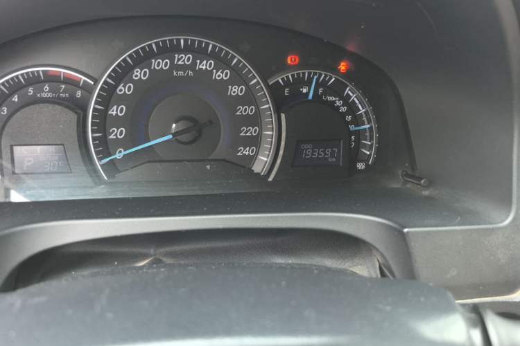 Used Toyota Camry 2012 2.5G Luxury Edition Odometer Close Up