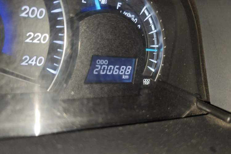 Used Toyota Camry 2012 2.0G Luxury Edition Odometer Close Up