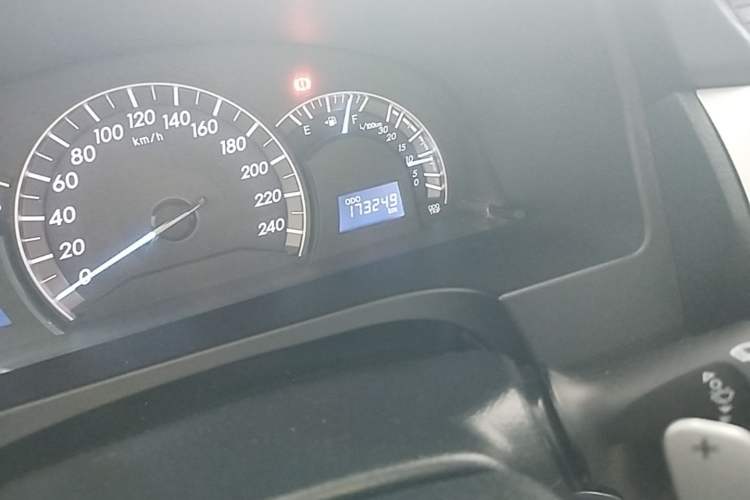 Used Toyota Camry 2012 Junrui 2.0S Radiant Edition Odometer Close Up