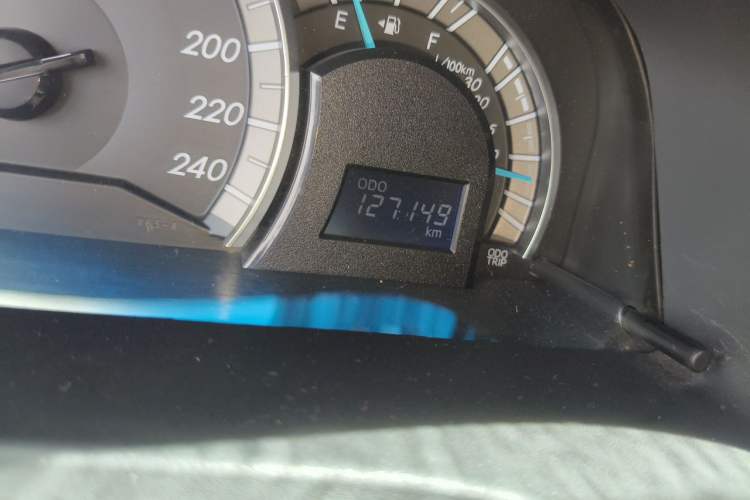 Used Toyota Camry 2012 Junrui 2.0S Radiant Edition Odometer Close Up