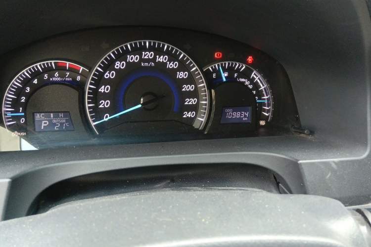 Used Toyota Camry 2012 2.0G Luxury Navigation Edition Odometer Close Up