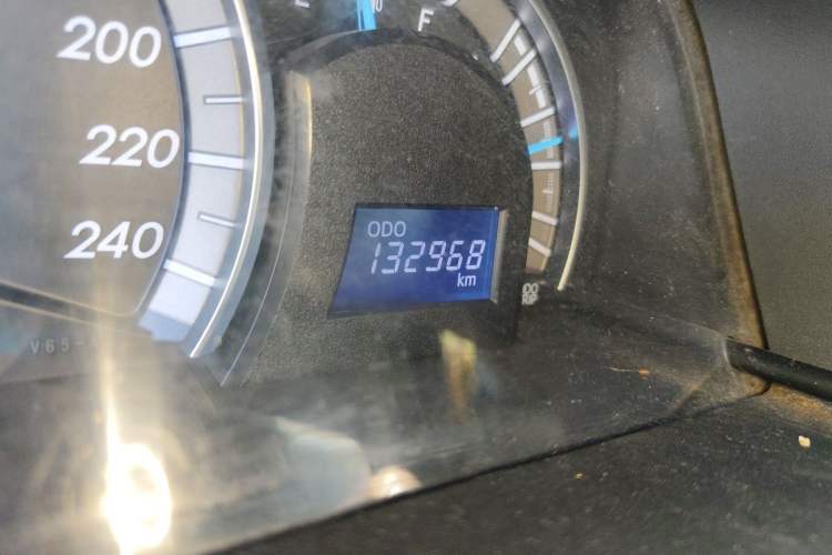 Used Toyota Camry 2012 Junrui 2.0S Radiant Edition Odometer Close Up