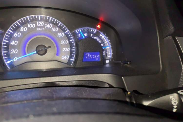 Used Toyota Camry 2012 2.5G Luxury Edition Odometer Close Up