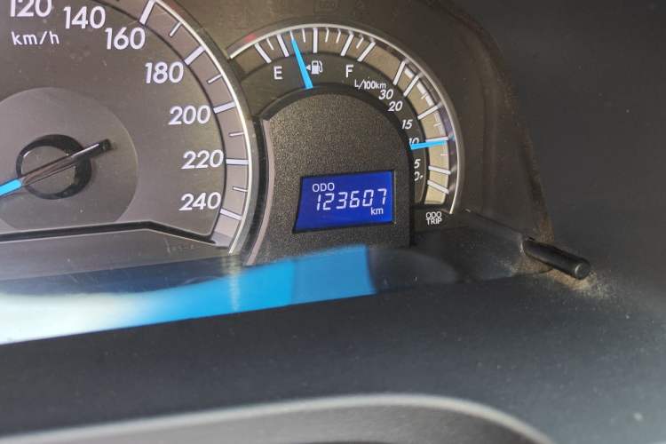 Used Toyota Camry 2012 Junrui 2.0S Radiant Edition Odometer Close Up