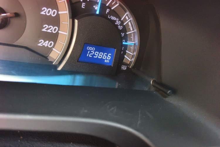 Used Toyota Camry 2012 Junrui 2.0S Radiant Edition Odometer Close Up