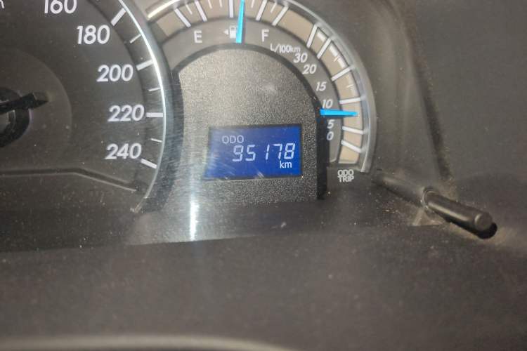 Used Toyota Camry 2012 Junrui 2.0S Radiant Edition Odometer Close Up