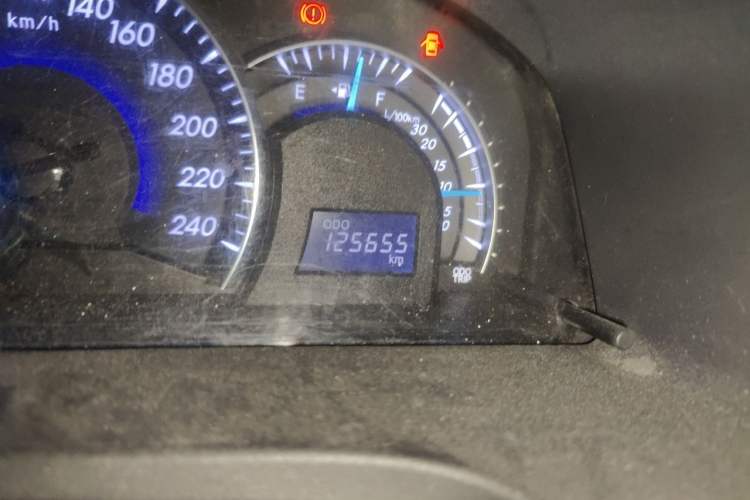 Used Toyota Camry 2012 2.5G Luxury Edition Odometer Close Up
