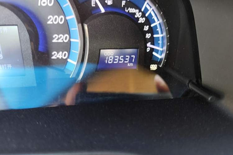 Used Toyota Camry 2012 Luxurious Edition 2.5HG Zunrui Odometer Close Up