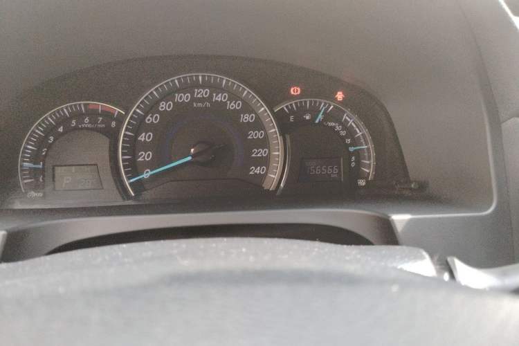 Used Toyota Camry 2012 2.5G Luxury Edition Odometer Close Up