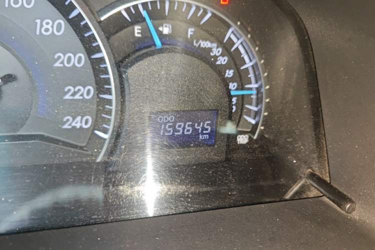 Used Toyota Camry 2012 2.5G Luxury Edition Odometer Close Up
