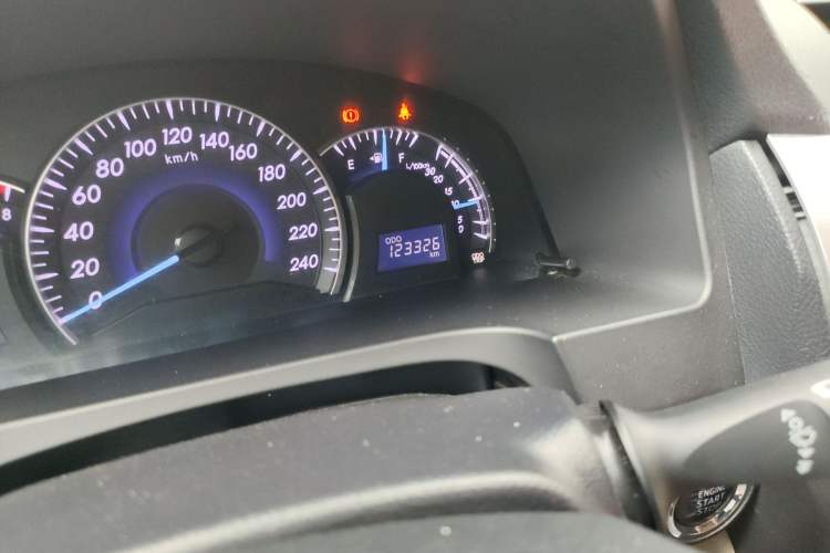 Used Toyota Camry 2012 2.5G Luxury Edition Odometer Close Up