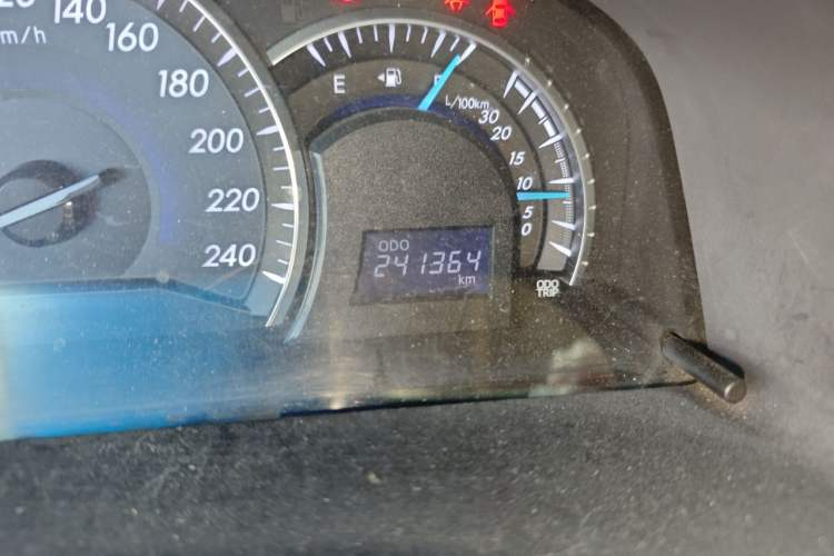 Used Toyota Camry 2012 2.5G Luxury Navigation Edition Odometer Close Up