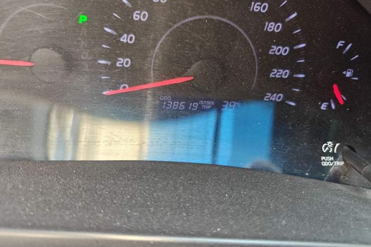 Used Toyota Camry 2012 200E Classic Elite Edition Odometer Close Up