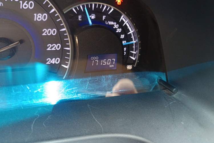 Used Toyota Camry 2012 2.5G Luxury Edition Odometer Close Up