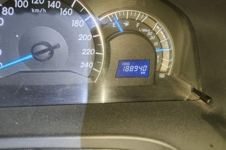 Used Toyota Camry 2012 Junrui 2.0S Radiant Edition Odometer Close Up