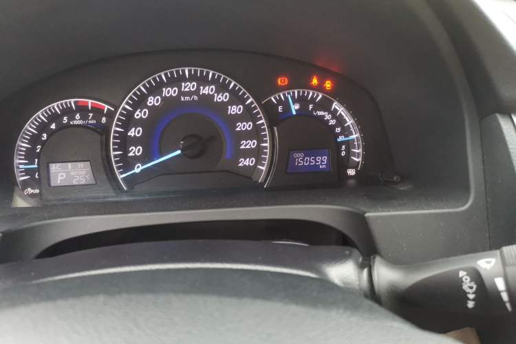 Used Toyota Camry 2012 2.0G Luxury Edition Odometer Close Up