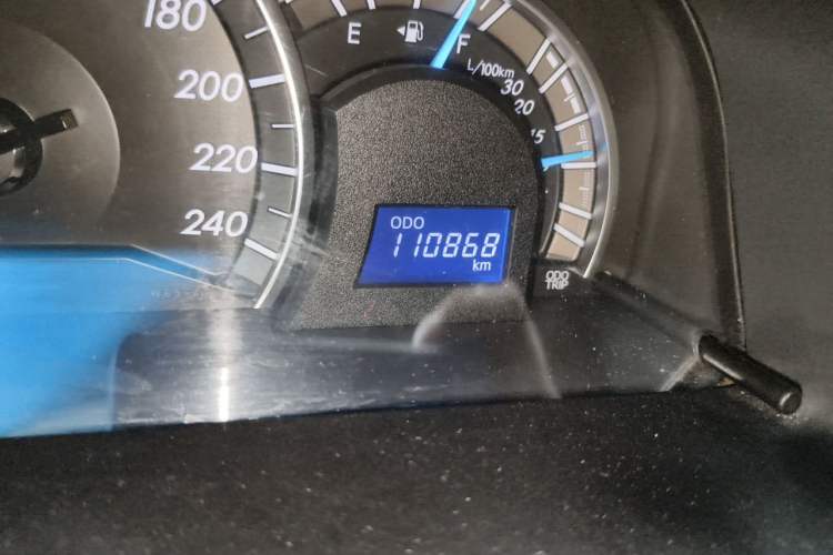 Used Toyota Camry 2012 Junrui 2.0S Radiant Edition Odometer Close Up